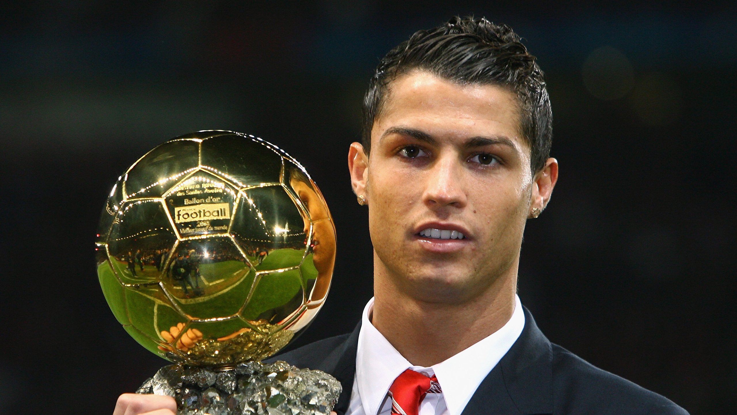 mk体育-数字化足球运动训练数据的应用范围不断扩大,促进科学训练,足球数字设计